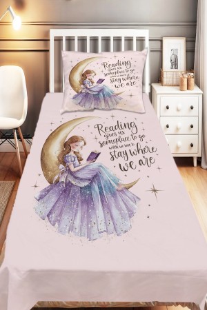 Pembe Ayda Oturan Kız Desenli Kız Çocuk Dekoratif Baskılı Yatak Örtüsü