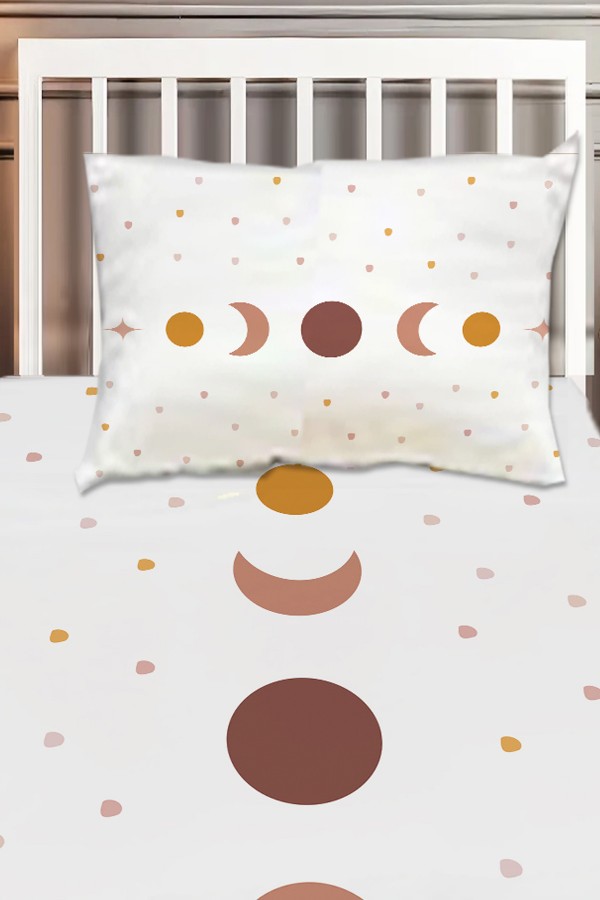 Minimal Ay Yıldız Desenli Kız Çocuk Dekoratif Baskılı Yatak Örtüsü Minimal Ay Yıldız Desenli Kız Çocuk Dekoratif Baskılı Yatak Örtüsü