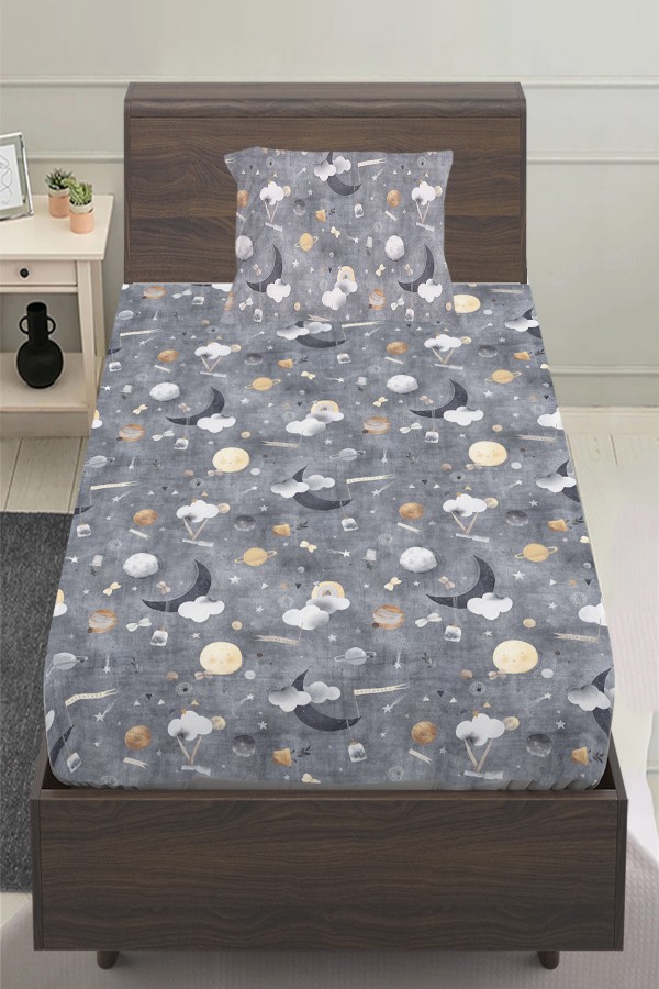 Gri Bulutlu Ay Dede Desenli Erkek Çocuk Tek Kişilik Yastıklı Çarşaf Takımı 100x200 cm