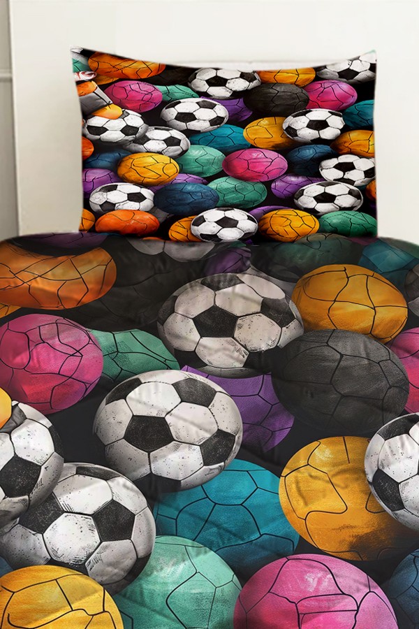 Renkli Toplar Futbol Desenli Erkek Çocuk Tek Kişilik Kapitoneli Yorgan Yastık Kılıflı Renkli Toplar Futbol Desenli Erkek Çocuk Tek Kişilik Kapitoneli Yorgan Yastık Kılıflı