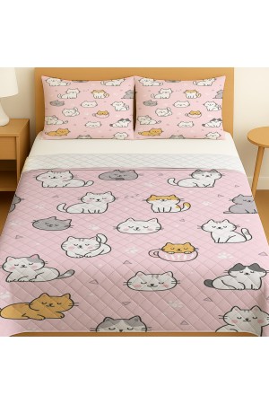 Pembe Sevimli Kediler Desenli Çift Kişilik Pike Takımı Yatak Örtüsü Pembe Sevimli Kediler Desenli Çift Kişilik Pike Takımı Yatak Örtüsü