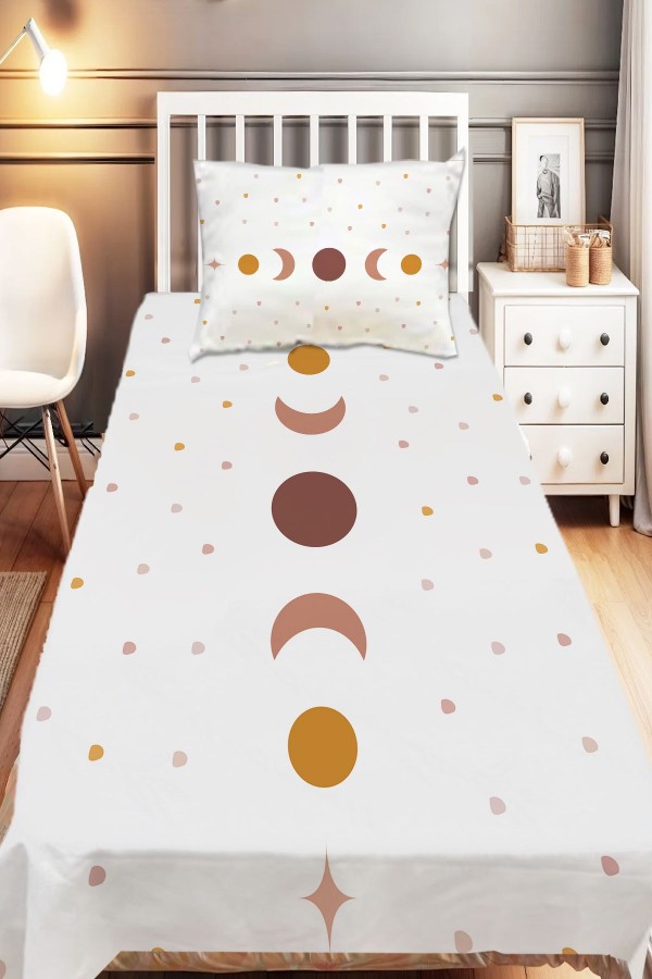 Minimal Ay Yıldız Desenli Kız Çocuk Dekoratif Baskılı Yatak Örtüsü Minimal Ay Yıldız Desenli Kız Çocuk Dekoratif Baskılı Yatak Örtüsü