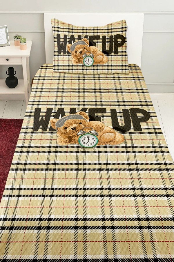 Uyuyan Ayı Teddy Desenli Erkek Çocuk Tek Kişilik Kapitoneli Pike Takımı Yatak Örtüsü Uyuyan Ayı Teddy Desenli Erkek Çocuk Tek Kişilik Kapitoneli Pike Takımı Yatak Örtüsü