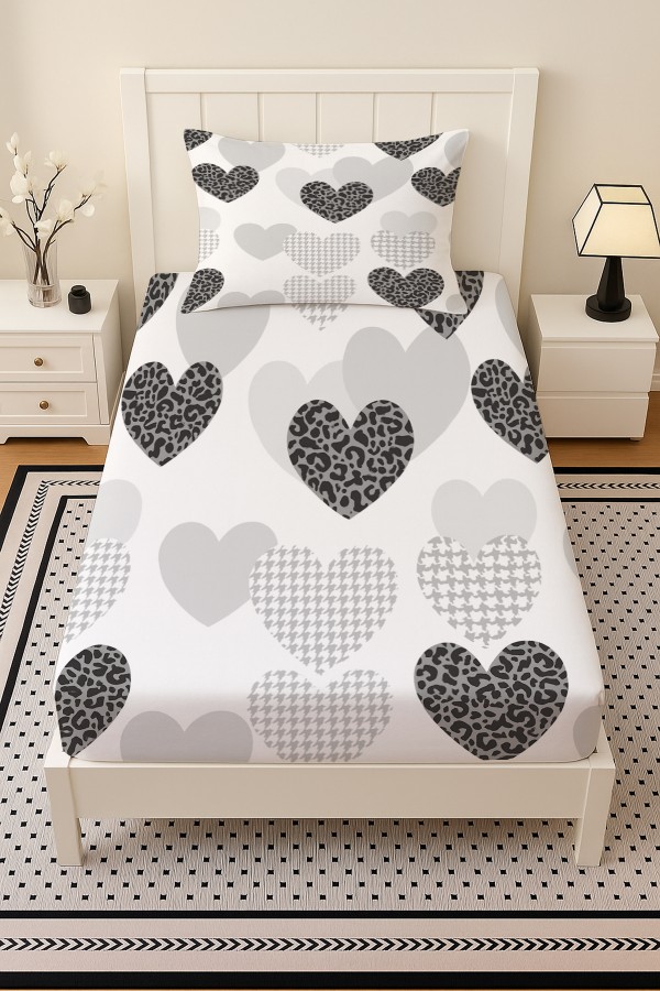 Gri Siyah Kalpler Desenli Lastikli Tek Kişilik Çarşaf Takımı Yastık Kılıflı 100x200cm Gri Siyah Kalpler Desenli Lastikli Tek Kişilik Çarşaf Takımı Yastık Kılıflı 100x200cm