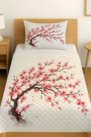 Sakura Pembe Çiçekli Ağaç Desenli Tek Kişilik Pike Takımı Yatak Örtüsü Sakura Pembe Çiçekli Ağaç Desenli Tek Kişilik Pike Takımı Yatak Örtüsü