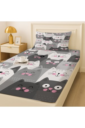 Gri Beyaz Kediler Desenli Lastikli Tek Kişilik Çarşaf Takımı Yastık Kılıflı 100x200cm Gri Beyaz Kediler Desenli Lastikli Tek Kişilik Çarşaf Takımı Yastık Kılıflı 100x200cm