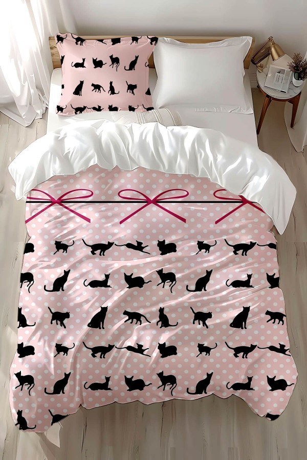 Pembe Siyah Kedi Figürlü Desenli Baskılı Pamuk Saten Çocuk ve Tek Kişilik Nevresim Takımı
