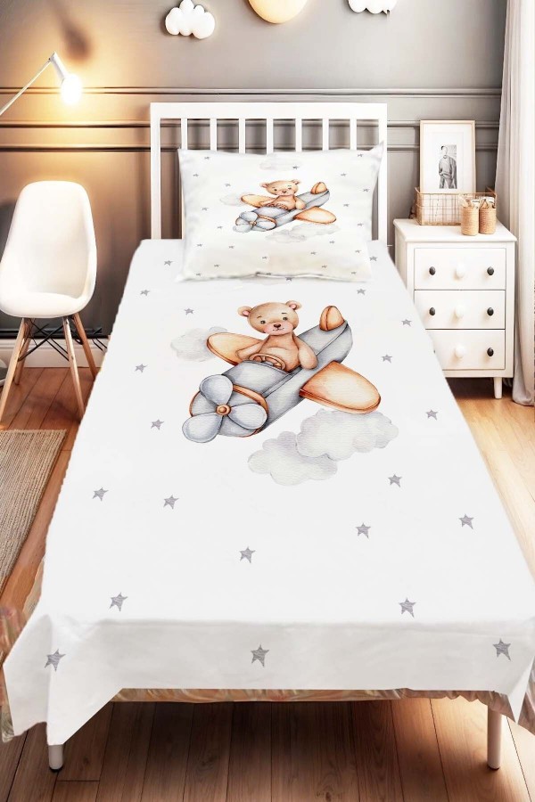 Uçaklı Ayıcıklı Hayvanlı Desenli Çocuk Ve Bebek Odası Dekoratif Yatak Örtüsü Uçaklı Ayıcıklı Hayvanlı Desenli Çocuk Ve Bebek Odası Dekoratif Yatak Örtüsü