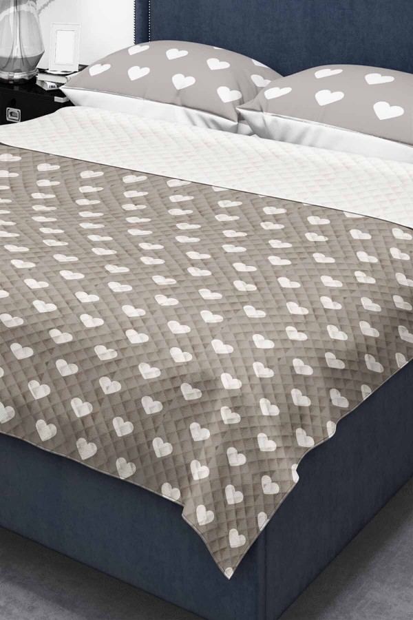 Gri Kalpli Desenli Çift Kişilik Yastıklı Baskılı Yatak Örtüsü Pike Takımı 200x220cm Gri Kalpli Desenli Çift Kişilik Yastıklı Baskılı Yatak Örtüsü Pike Takımı 200x220cm