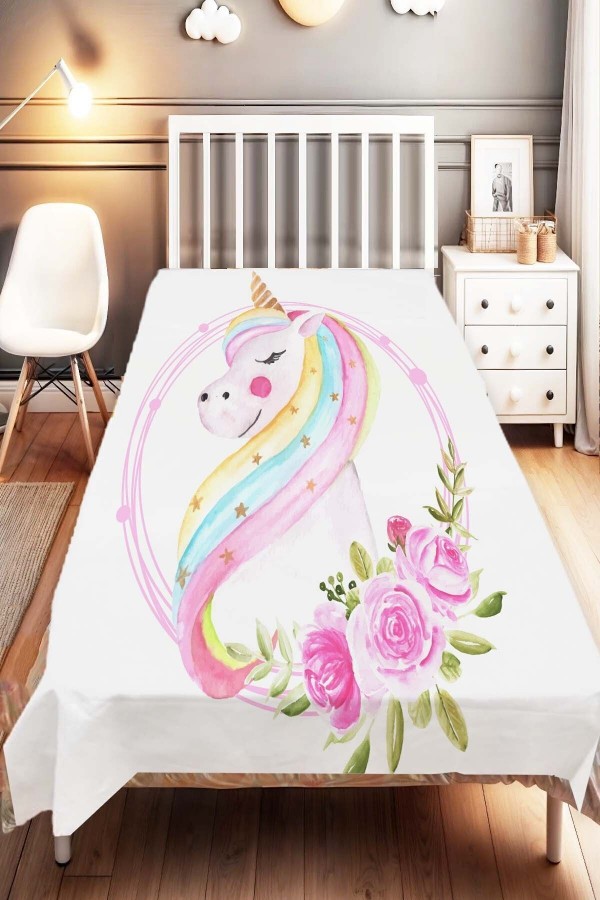 Unicorn Atlı Desenli Çocuk Ve Bebek Odası Dekoratif Yatak Örtüsü Unicorn Atlı Desenli Çocuk Ve Bebek Odası Dekoratif Yatak Örtüsü