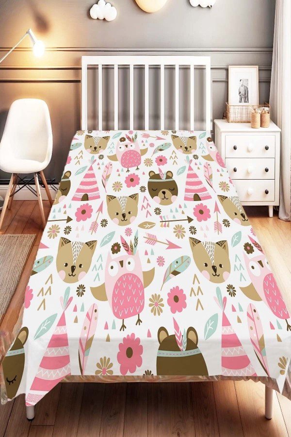 Pembe Hayvanlar Desenli Çocuk Ve Bebek Odası Dekoratif Yatak Örtüsü Pembe Hayvanlar Desenli Çocuk Ve Bebek Odası Dekoratif Yatak Örtüsü