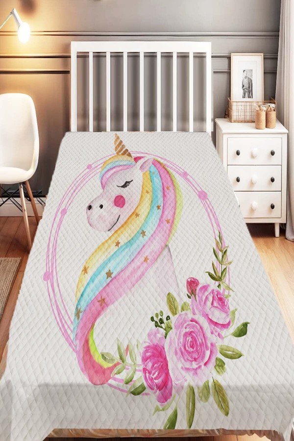 Unicorn Atlı Desenli Tek Kişilik Çocuk Pike Takımı Unicorn Atlı Desenli Tek Kişilik Çocuk Pike Takımı