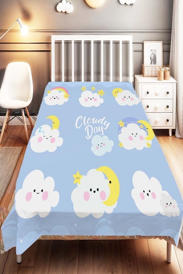 Sevimli Bulutlar Desenli Çocuk Ve Bebek Odası Dekoratif Yatak Örtüsü Sevimli Bulutlar Desenli Çocuk Ve Bebek Odası Dekoratif Yatak Örtüsü