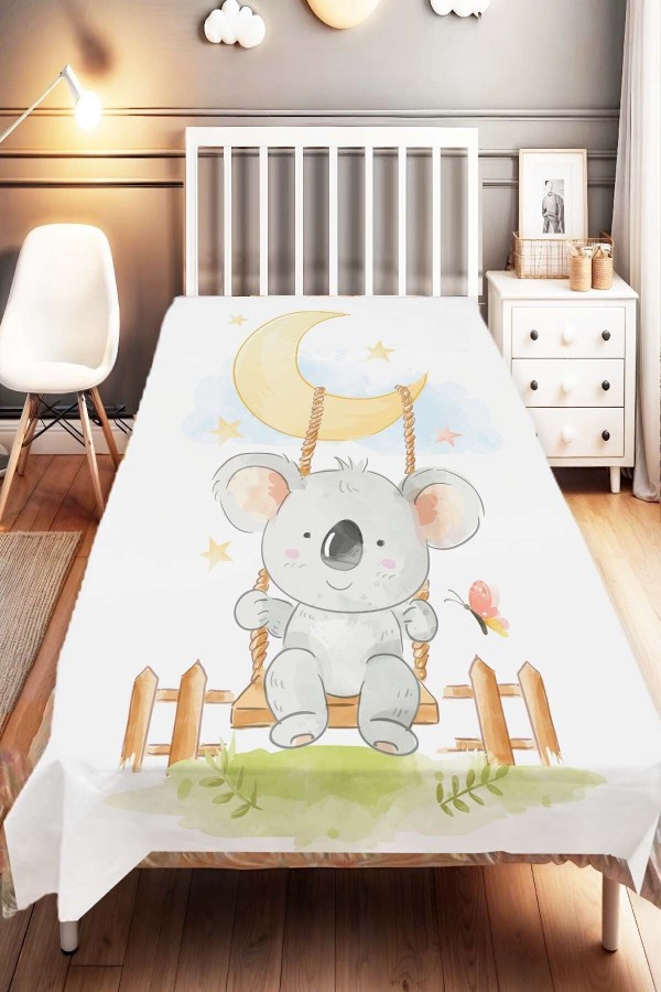 Sevimli Koala Desenli Çocuk Ve Bebek Odası Dekoratif Yatak Örtüsü Sevimli Koala Desenli Çocuk Ve Bebek Odası Dekoratif Yatak Örtüsü