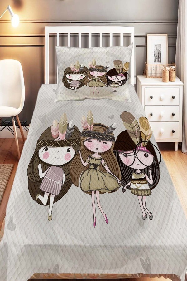 Minik Kızlar Desenli Tek Kişilik Çocuk Pike Takımı Minik Kızlar Desenli Tek Kişilik Çocuk Pike Takımı